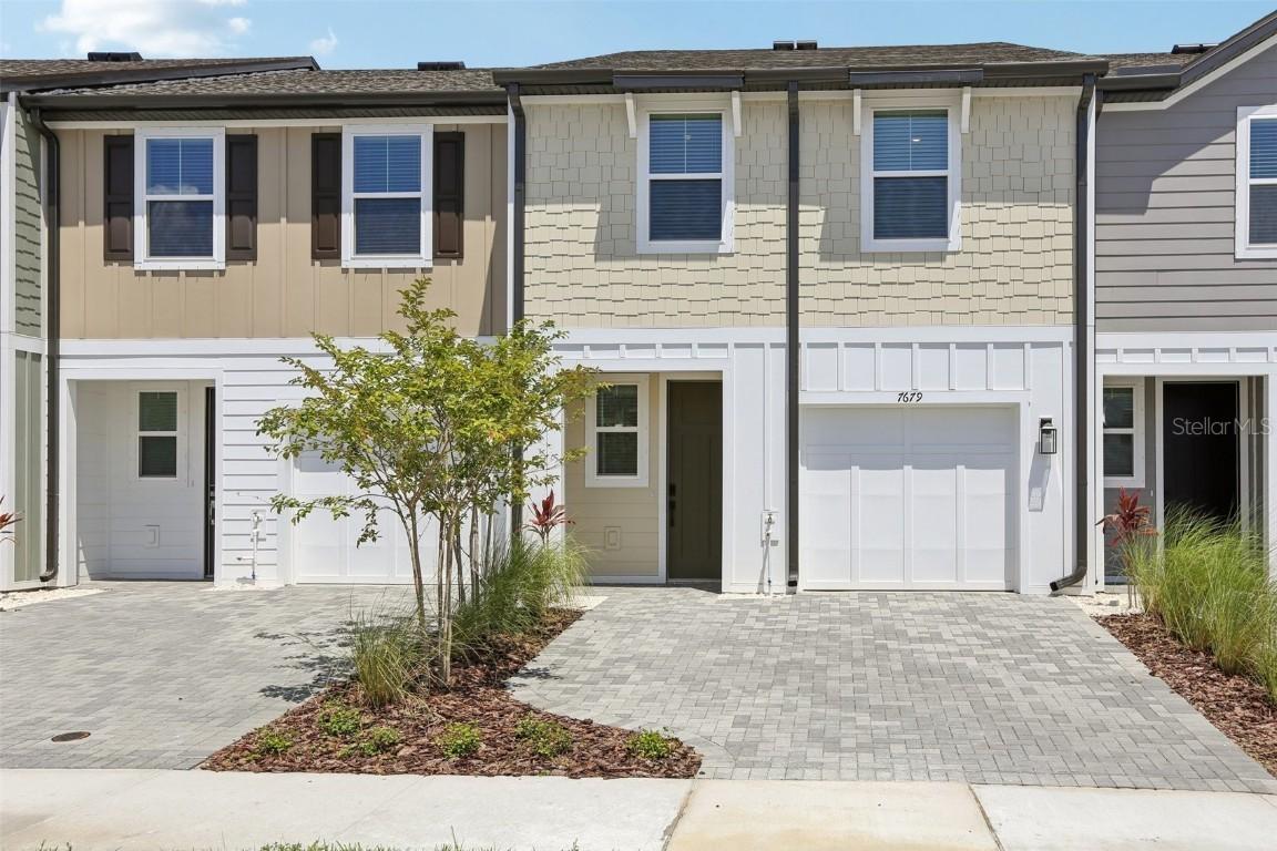7679 Deer Valley Circle, Tampa, FL 33635