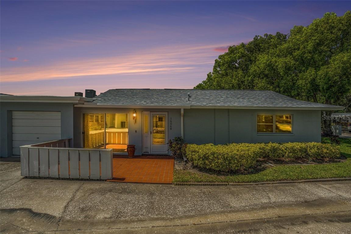 1606 Berwick Ct. #B, Palm Harbor, FL 34684