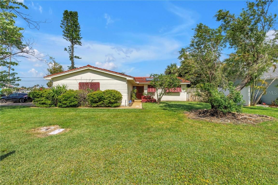 557 Crystal Dr., Madeira Beach, FL 33708