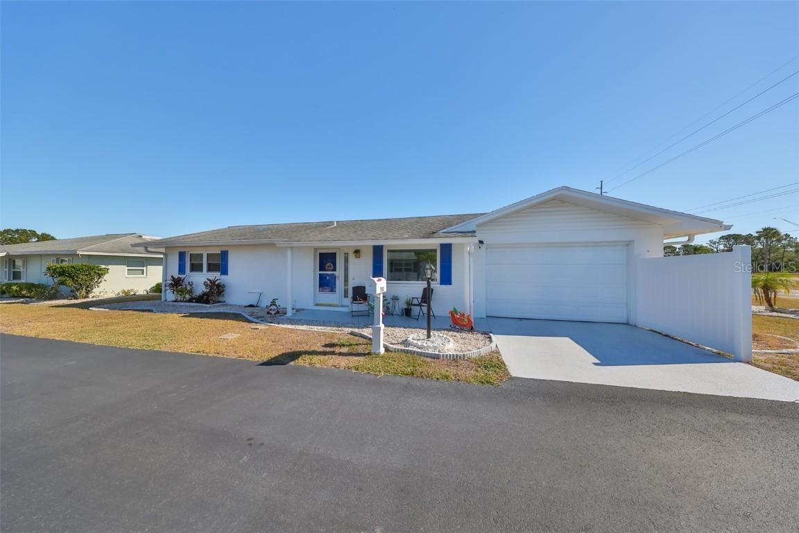 703 Rutgers Pl., Sun City Center, FL 33573
