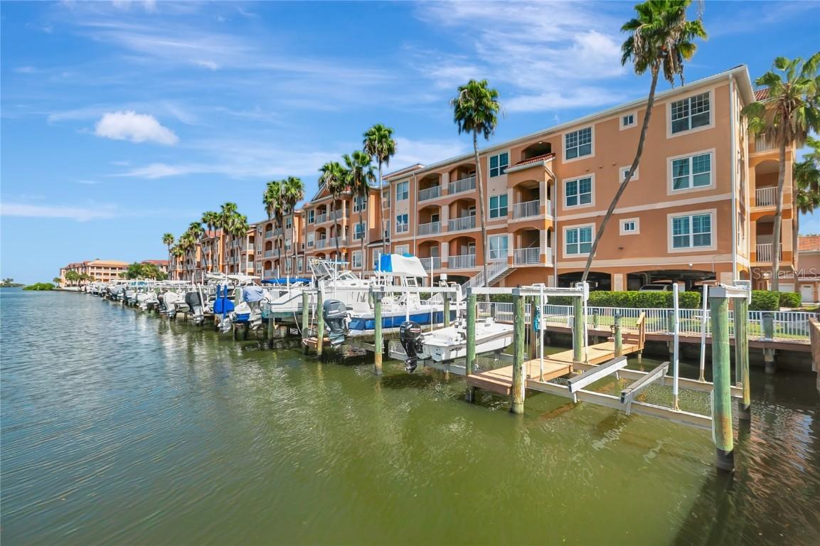 5000 Culbreath Key Way #8-106, Tampa, FL 33611