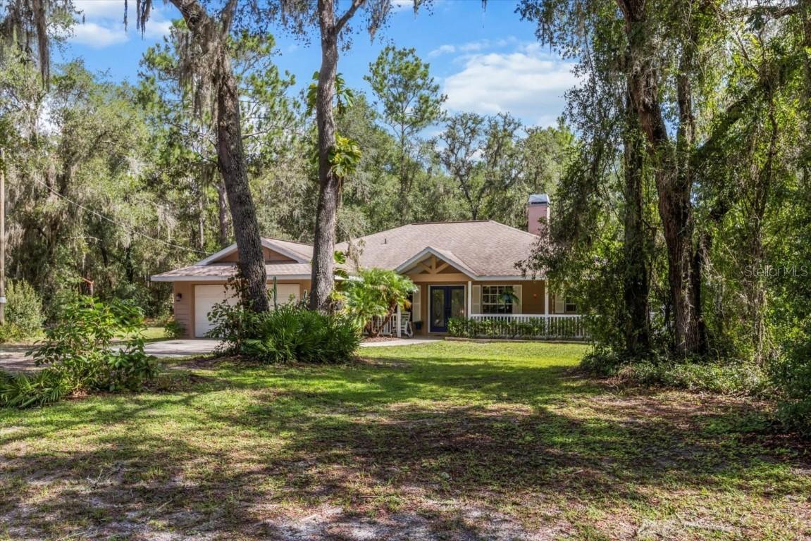 2426 W Sumter Ave., Lake Panasoffkee, FL 33538