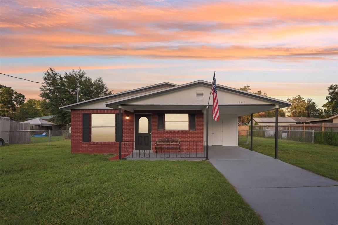 1302 N Bracewell Dr., Plant City, FL 33563
