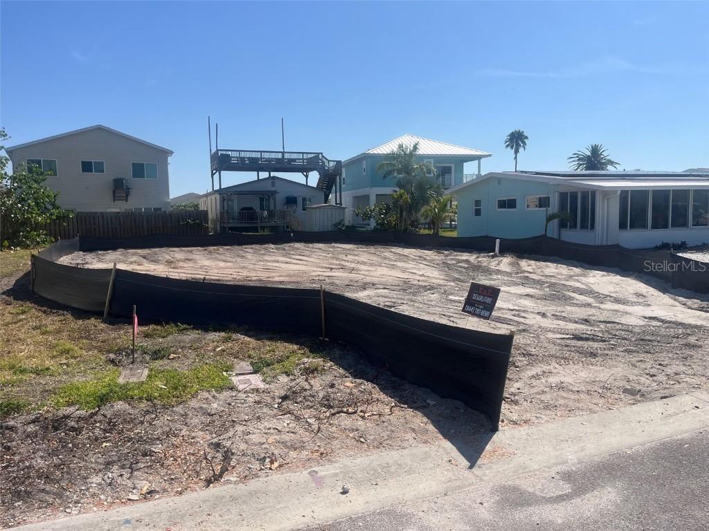 842 180th Ave., Redington Shores, FL 33708