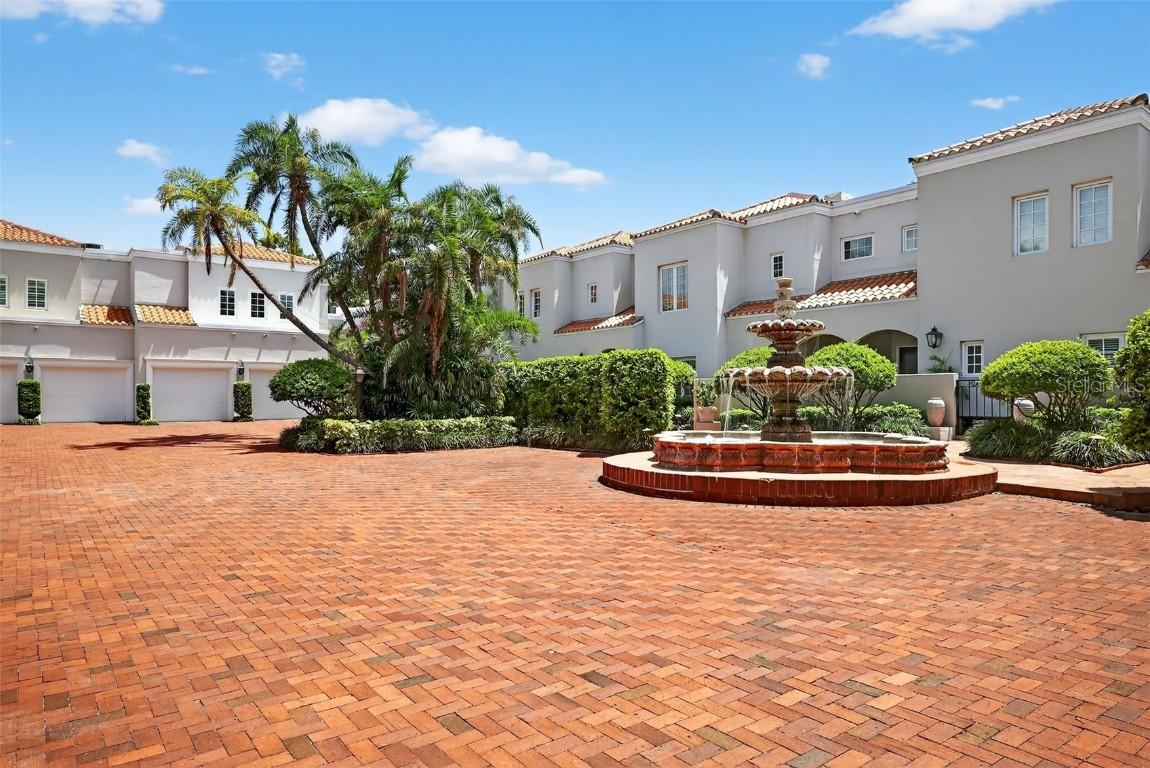 4965 Bayshore Blvd., Tampa, FL 33611