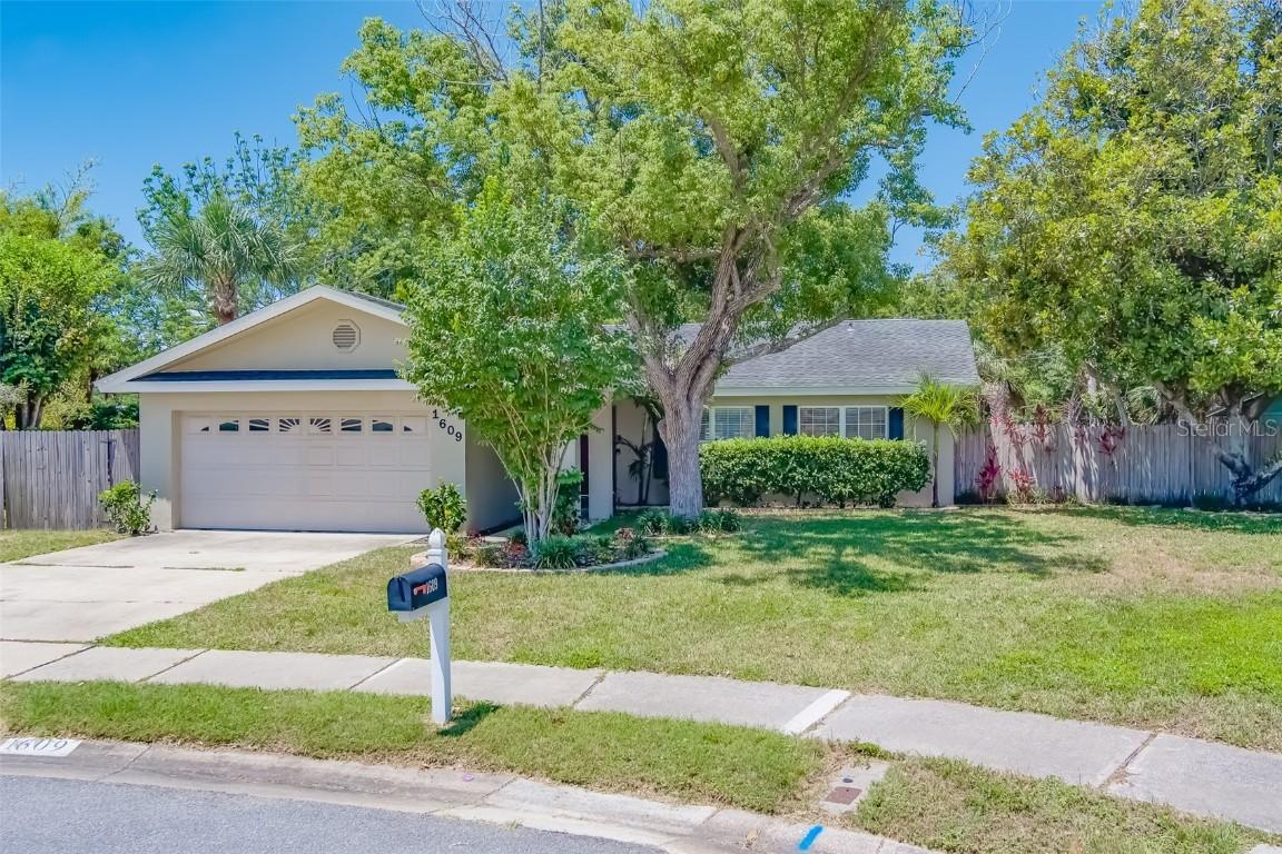 1609 Summit Way, Dunedin, FL 34698