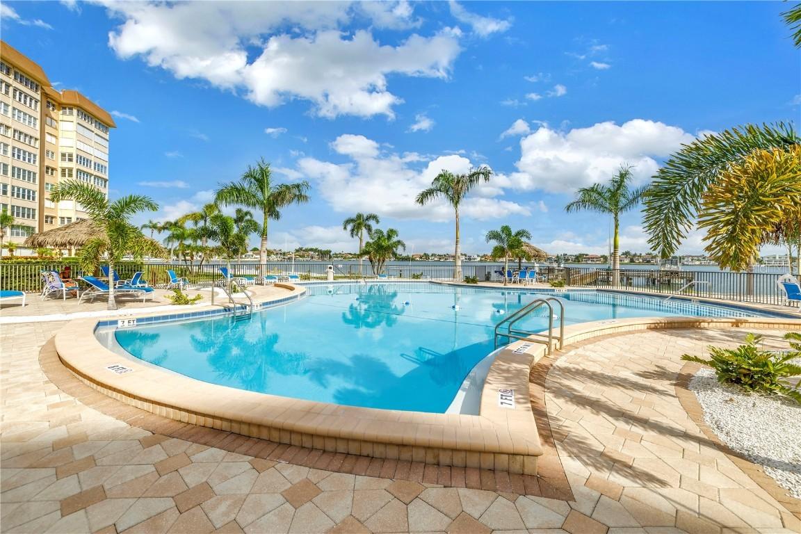 5200 Brittany Dr. #503, St Petersburg, FL 33715