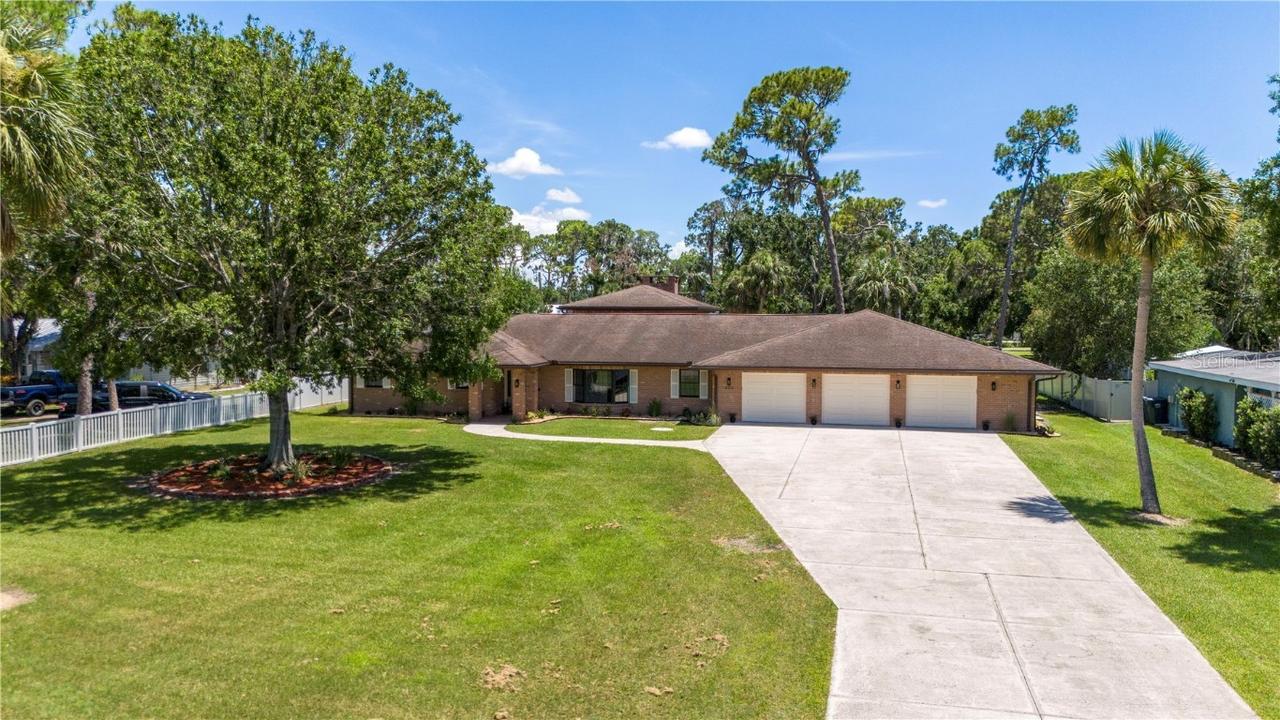 404 Dickman Dr., Ruskin, FL 33570