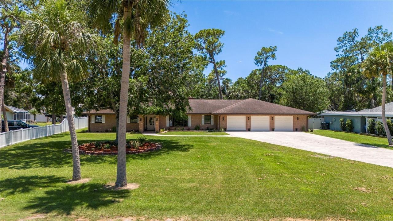 404 Dickman Dr., Ruskin, FL 33570