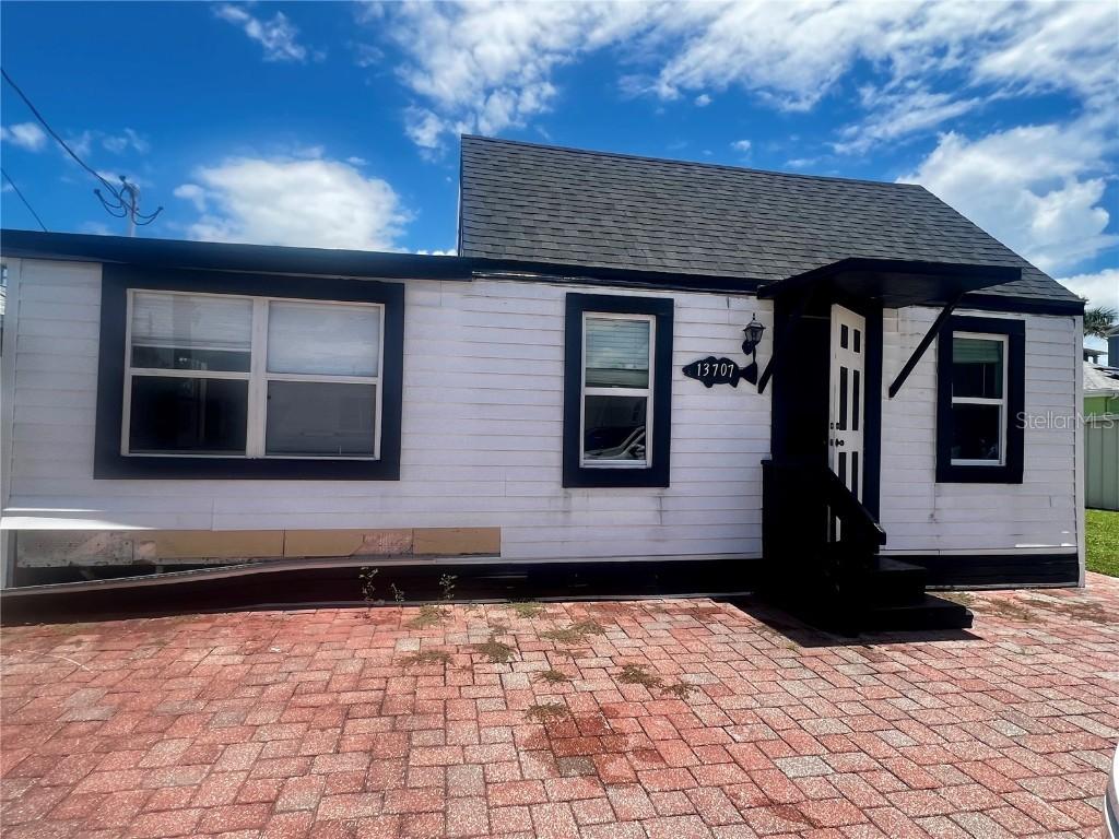 13707 Plymouth St., Madeira Beach, FL 33708