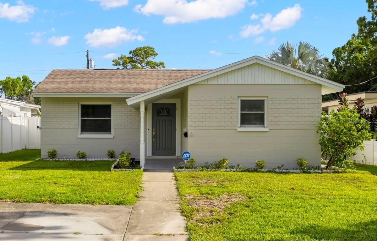 729 Lynndale St., St Petersburg, FL 33703