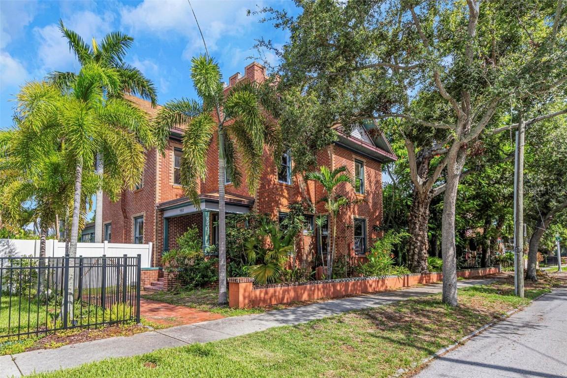 950 N 12th St., St Petersburg, FL 33705