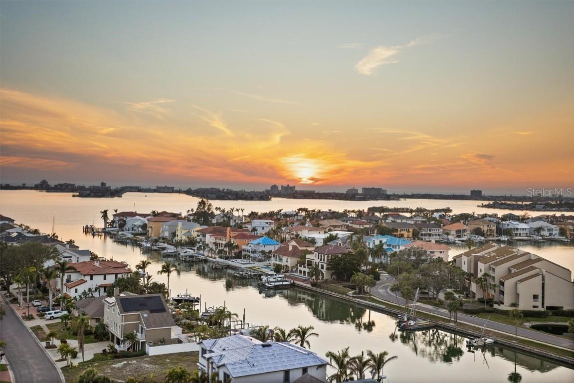 5950 Pelican Bay Plz. #1004, Gulfport, FL 33707