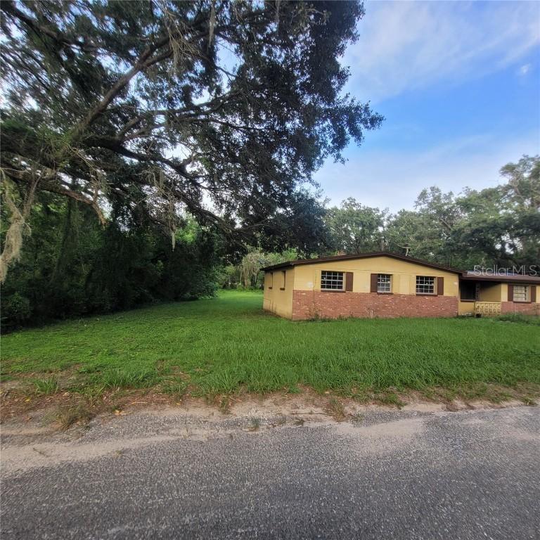 6519 Stark Rd., Seffner, FL 33584