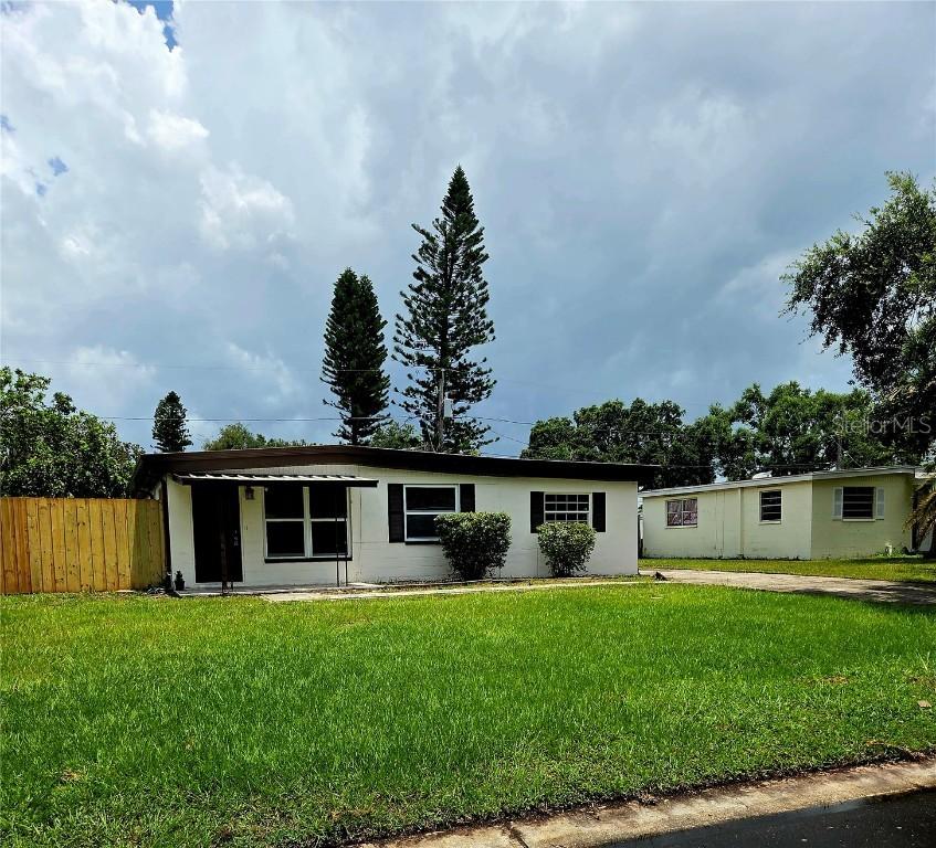 8695 92nd Ter., Seminole, FL 33777
