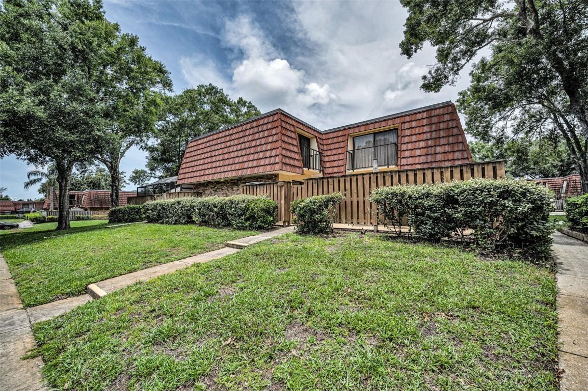 2725 5th Ct., Palm Harbor, FL 34684