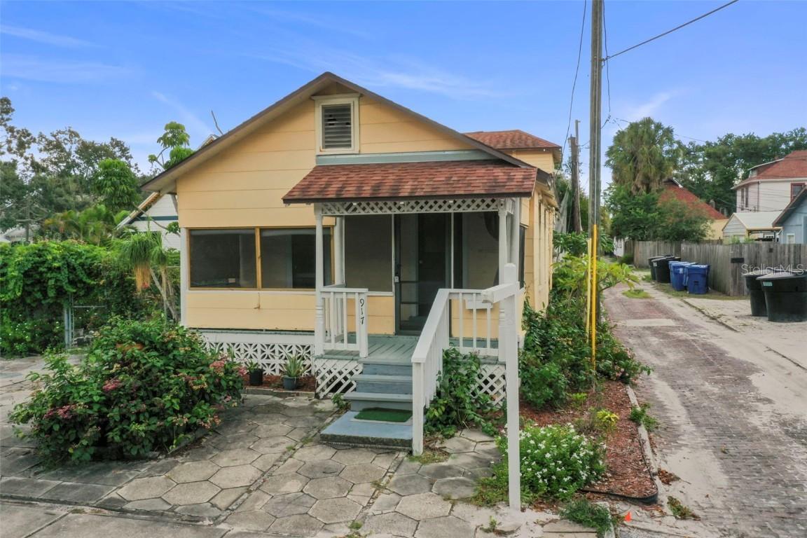 917 Dartmoor St., St Petersburg, FL 33701
