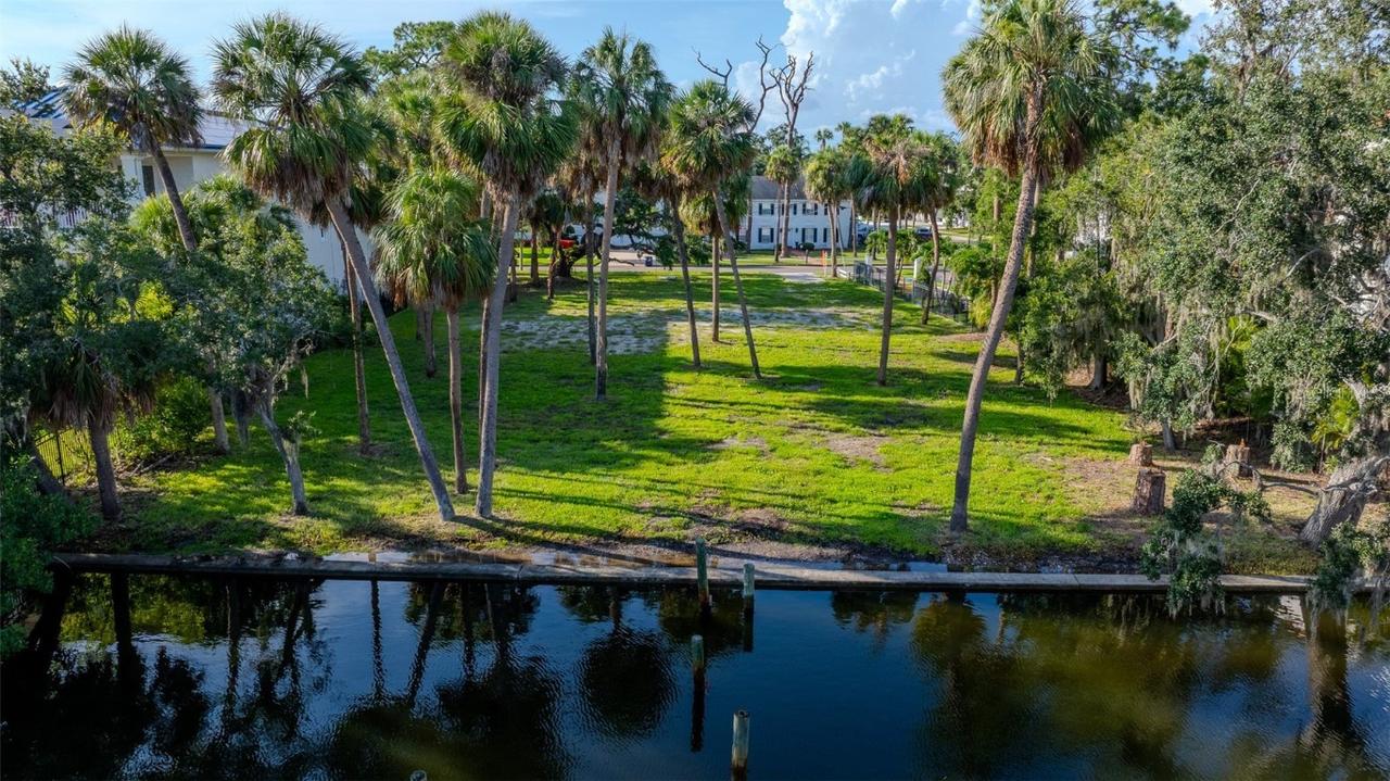 2631 N Dundee St., Tampa, FL 33629