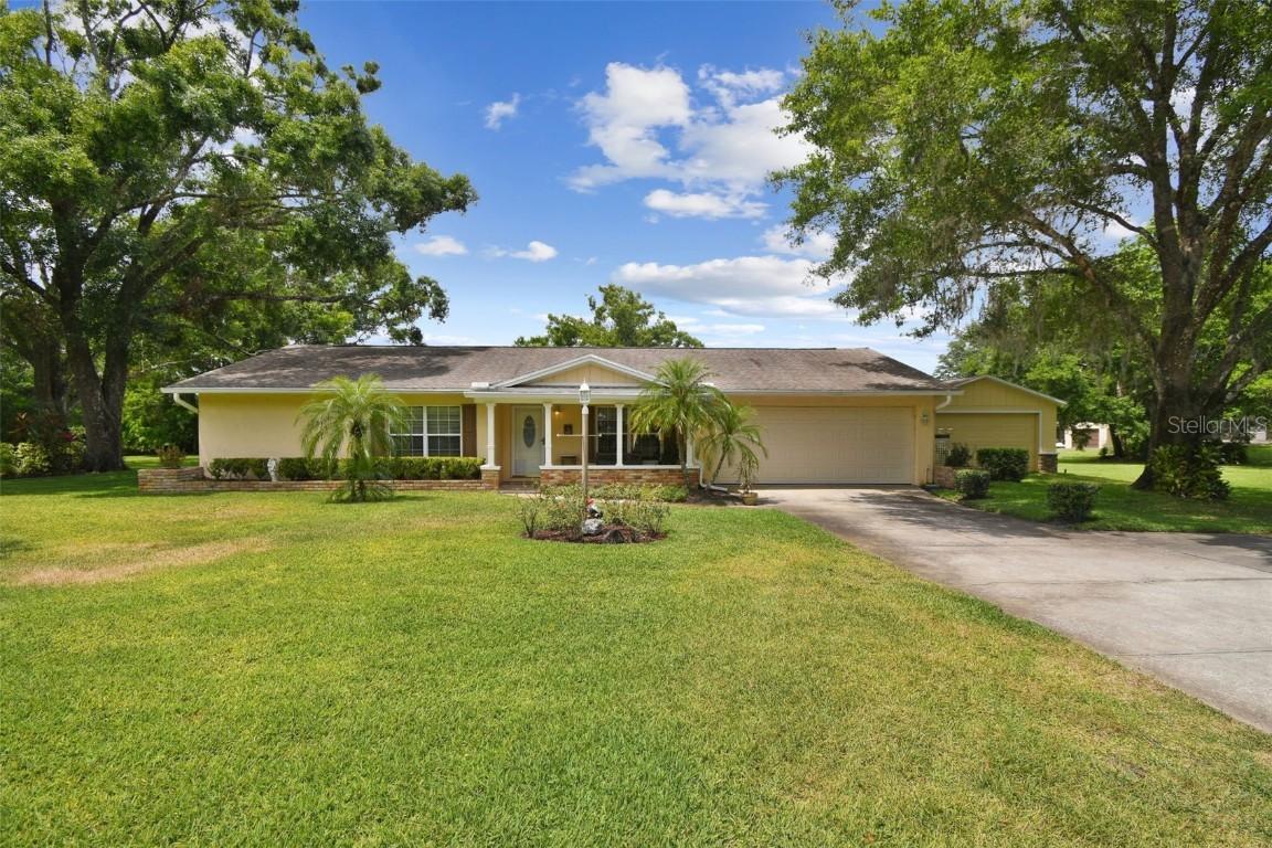 1703 Ryan Dr., Lutz, FL 33549