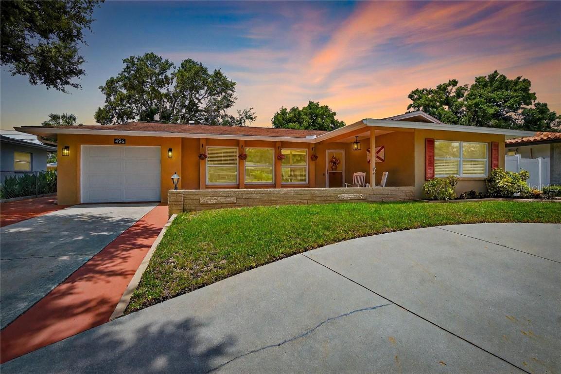 496 Seacrest Dr., Largo, FL 33771