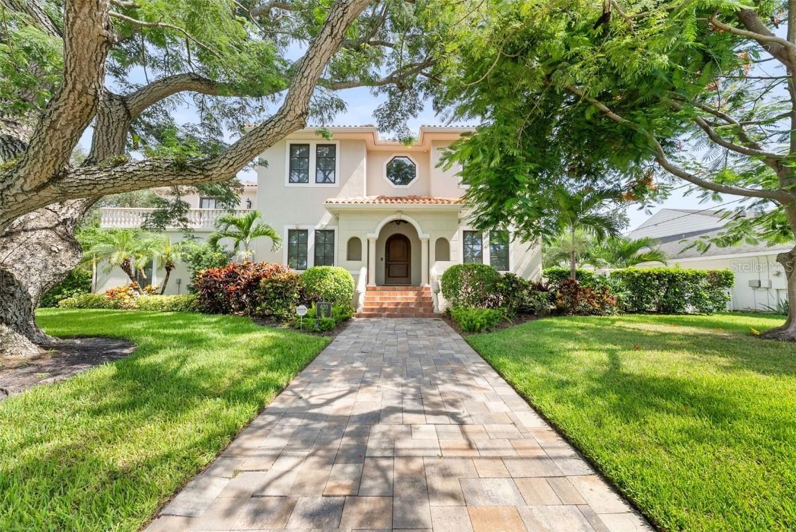 420 Riviera Dr., Tampa, FL 33606