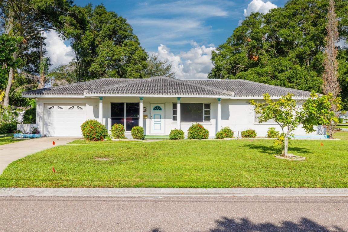 1798 40th St., St Petersburg, FL 33713