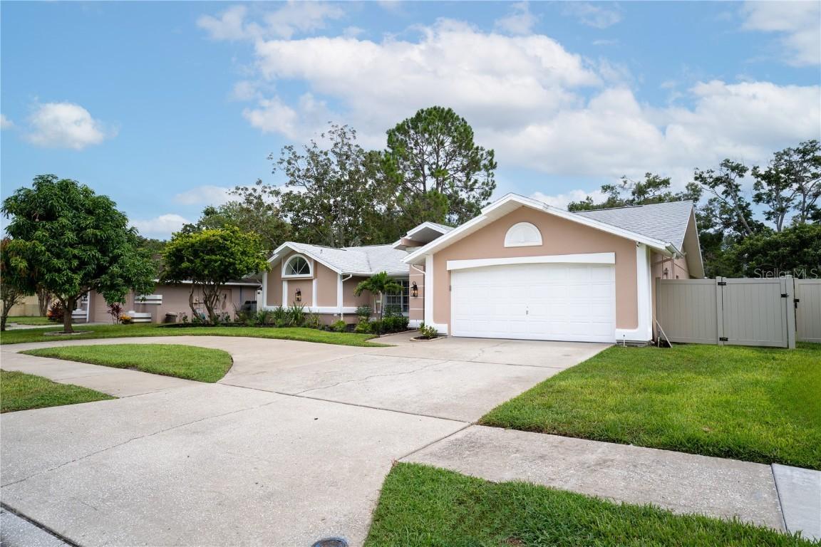 1583 Mcauliffe Ln., Palm Harbor, FL 34683