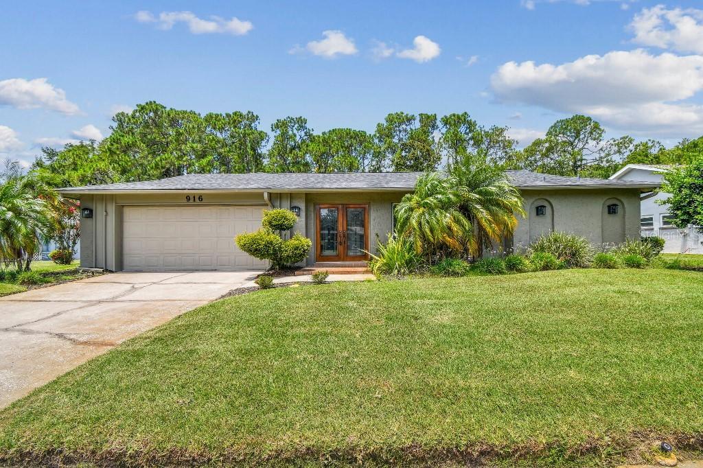 916 Mainsail Way, Palm Harbor, FL 34685