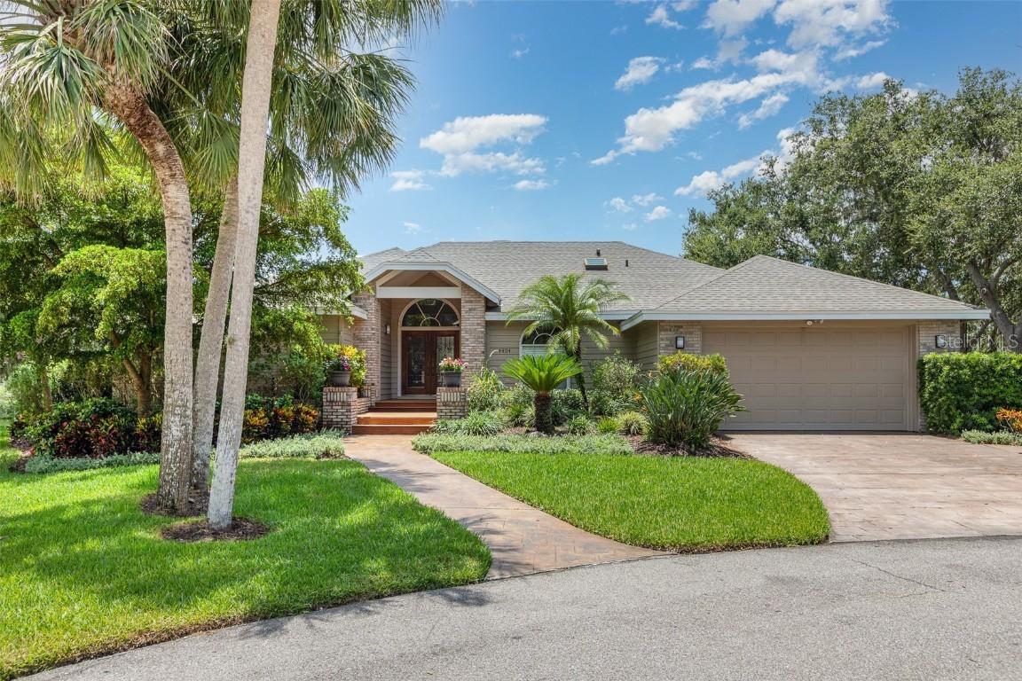 4424 Friar Tuck Ln., Sarasota, FL 34232