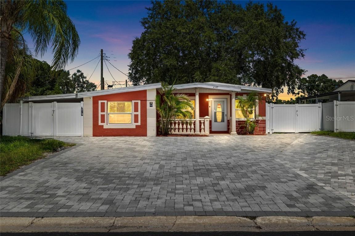 4527 Fountainbleau Rd Rd., Tampa, FL 33634