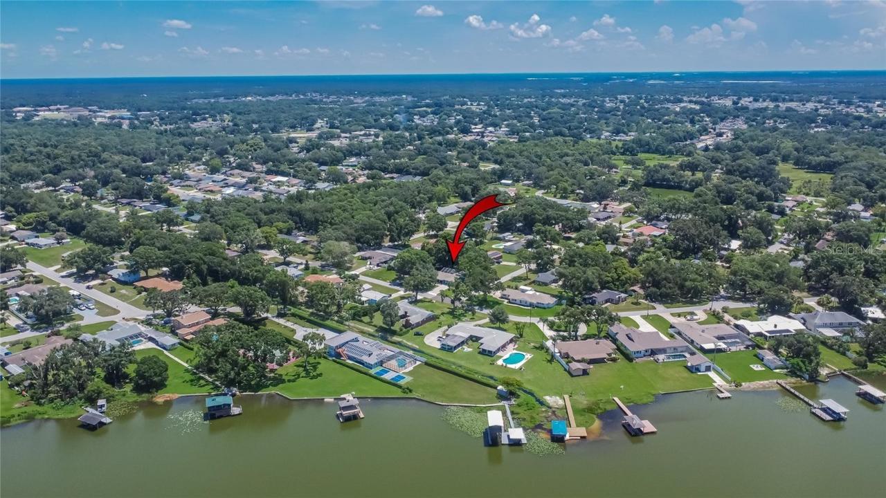 5605 Driftwood Dr., Lakeland, FL 33809