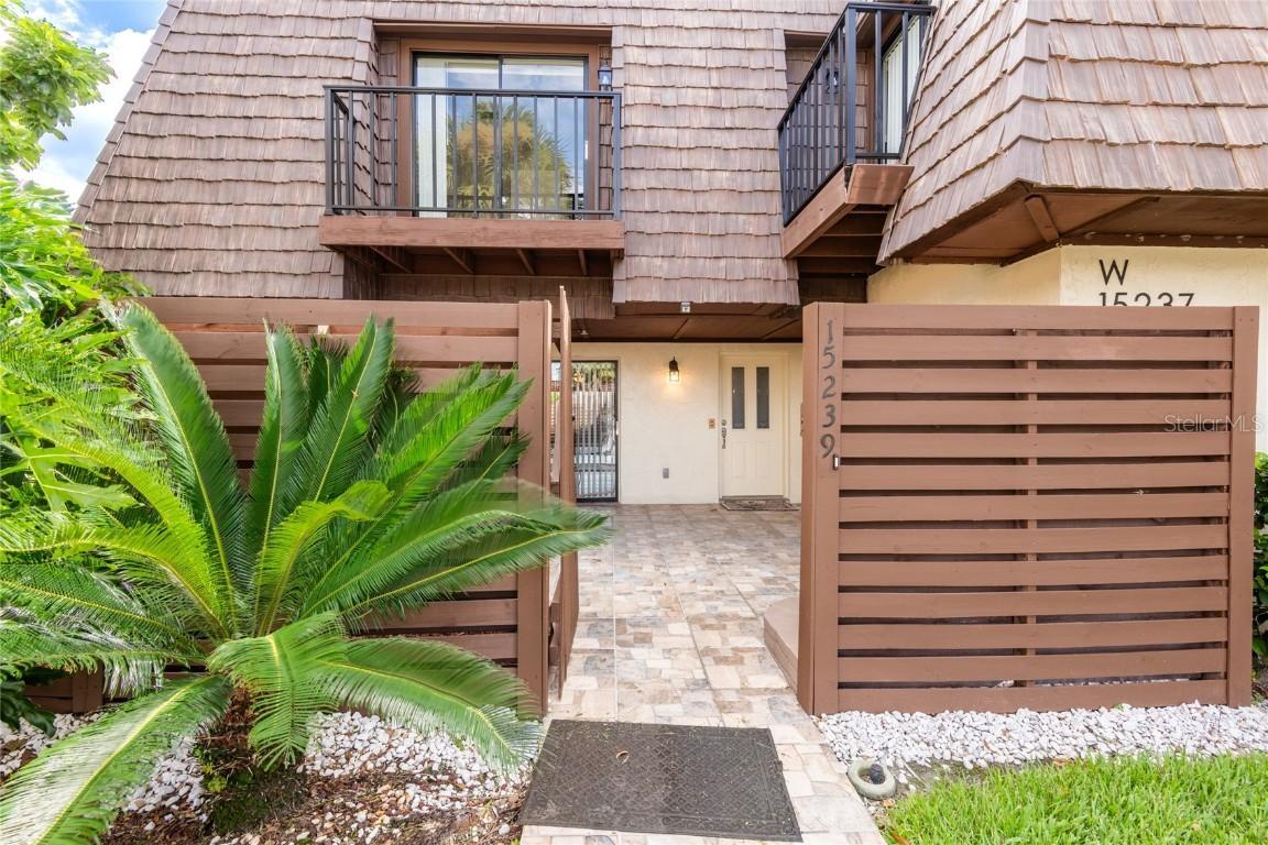 15239 W Pond Woods Dr. #402, Tampa, FL 33618