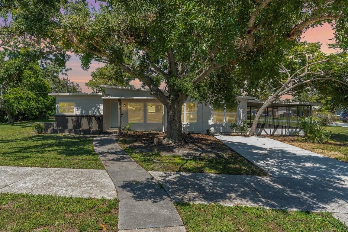 6280 Dr Martin Luther King Jr St. #J, St Petersburg, FL 33705