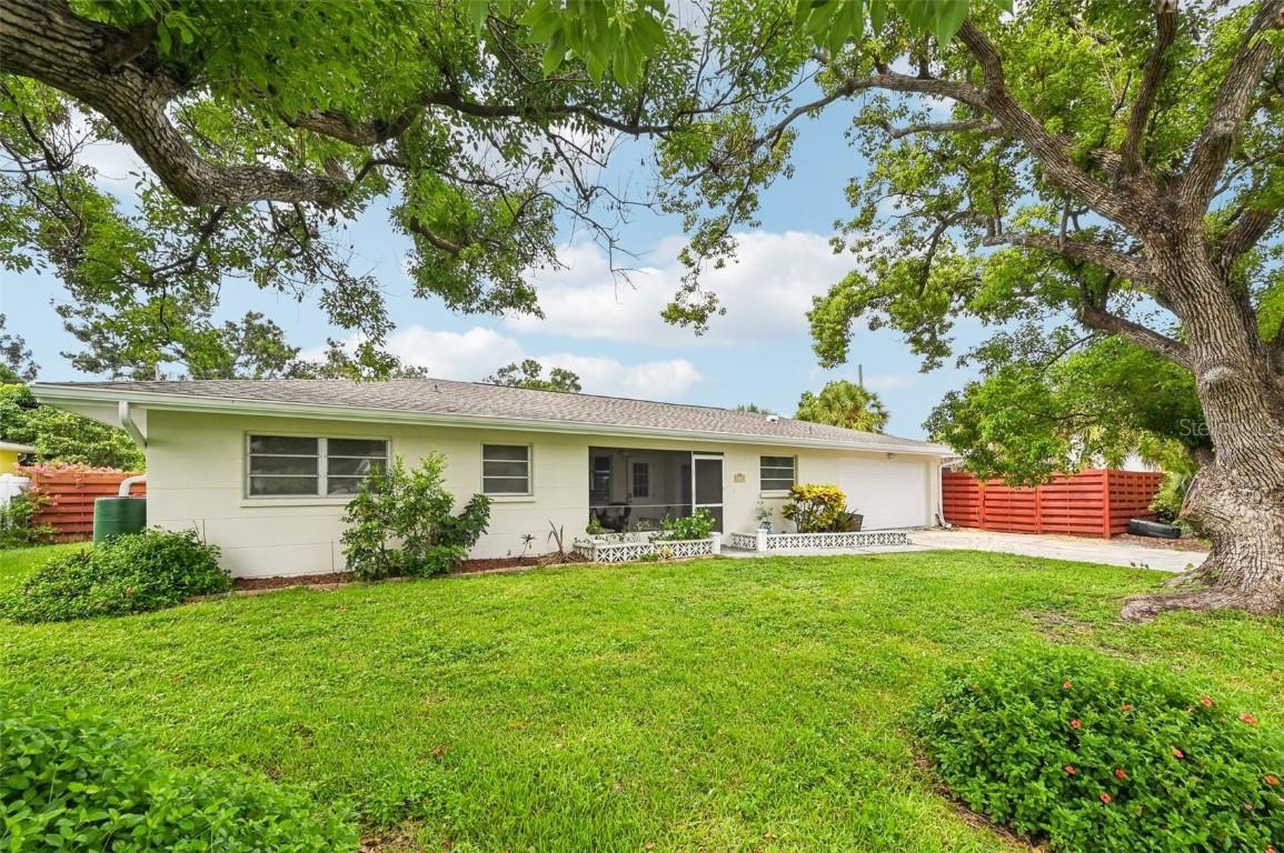2110 Goldenrod St., Sarasota, FL 34239