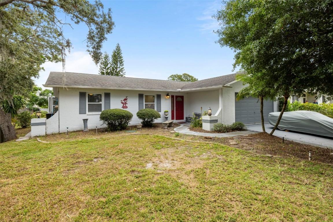 818 Eunice Dr., Tarpon Springs, FL 34689
