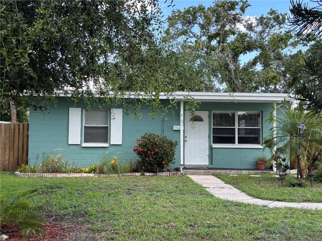 4151 Neptune Dr., St Petersburg, FL 33705