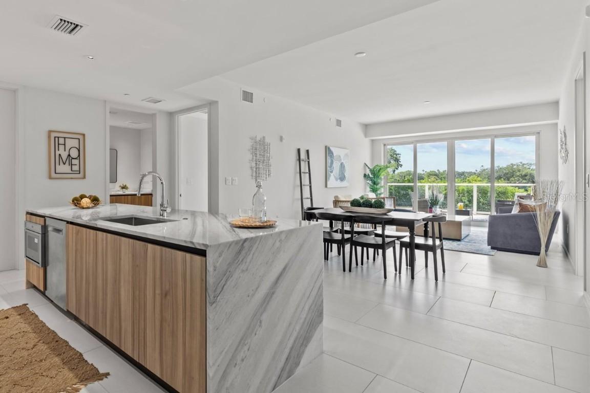 1020 Sunset Point Rd. #112, Clearwater, FL 33755