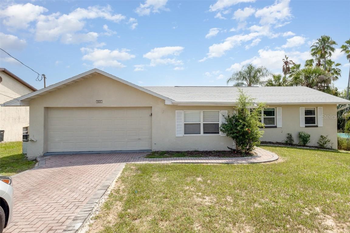 907 Valentina Dr., Dundee, FL 33838