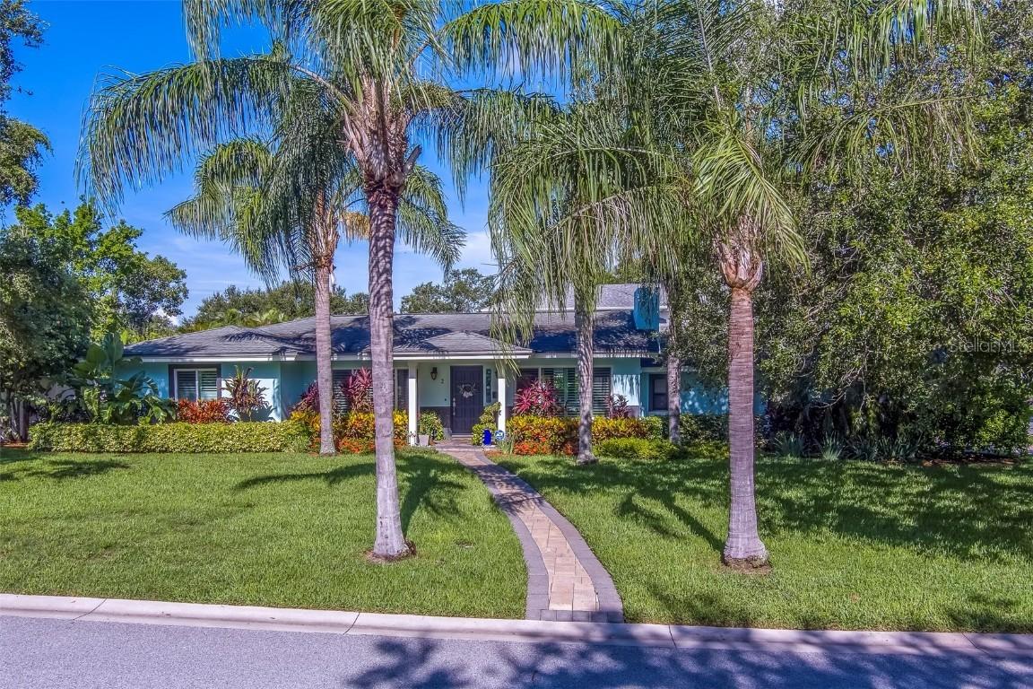 2 Evonaire Cir., Belleair, FL 33756