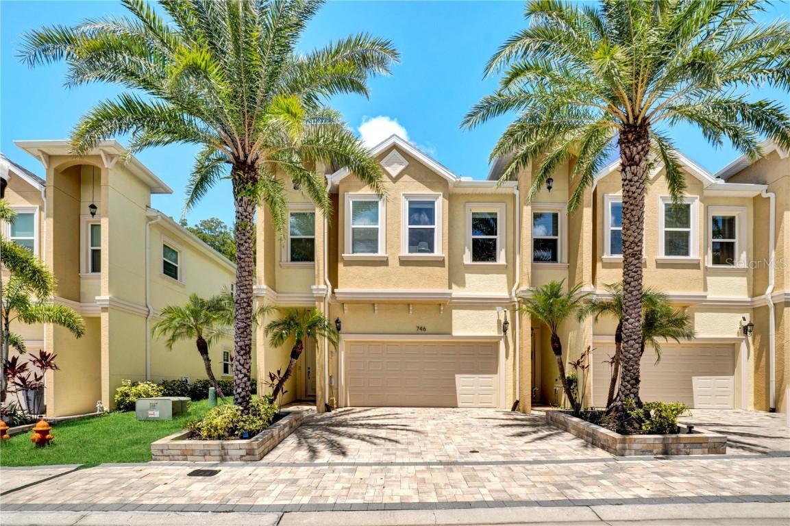746 Grand Cypress Ln., Tarpon Springs, FL 34689