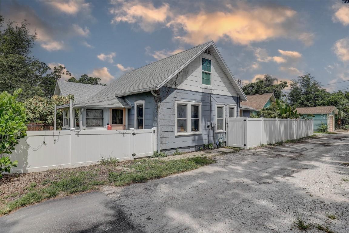 783 30th Ave., St Petersburg, FL 33704