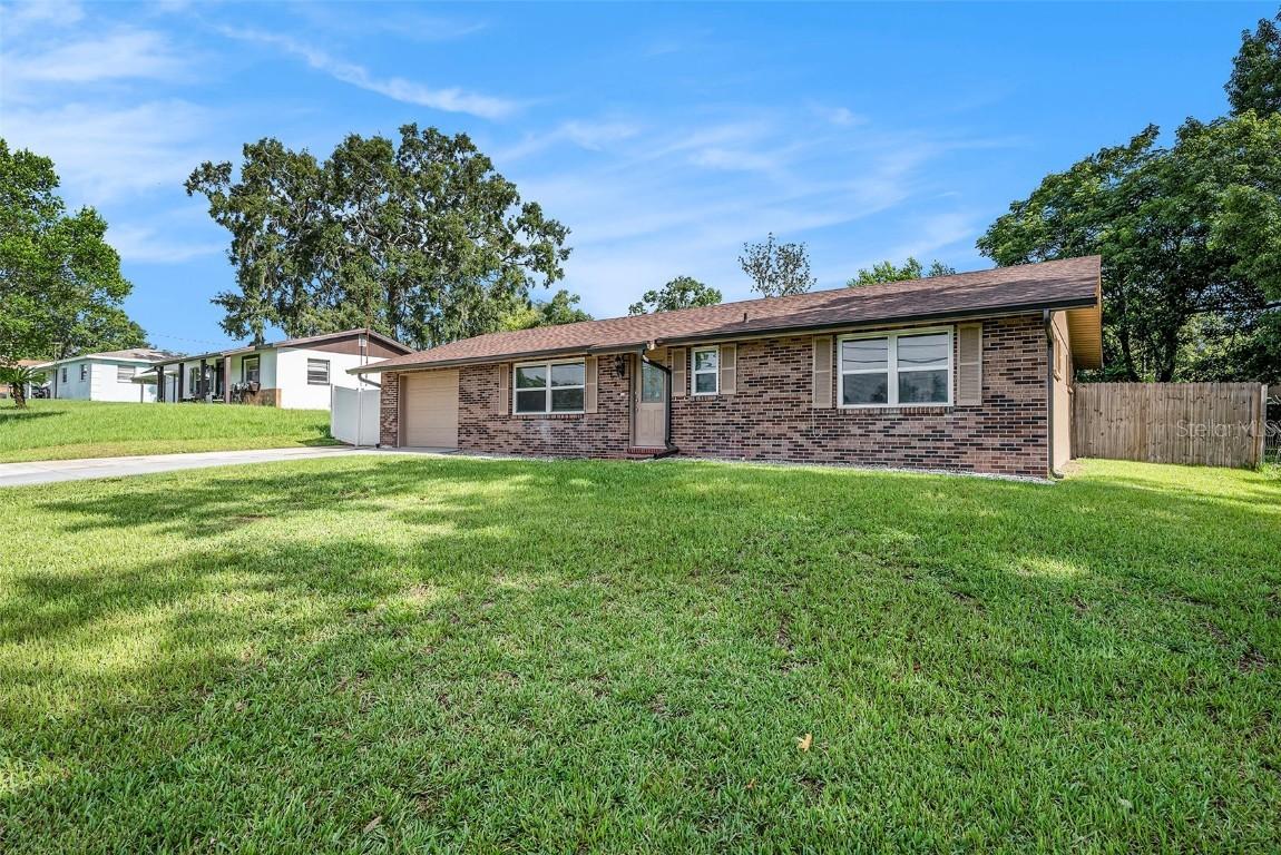 27103 Frampton Ave., Brooksville, FL 34602