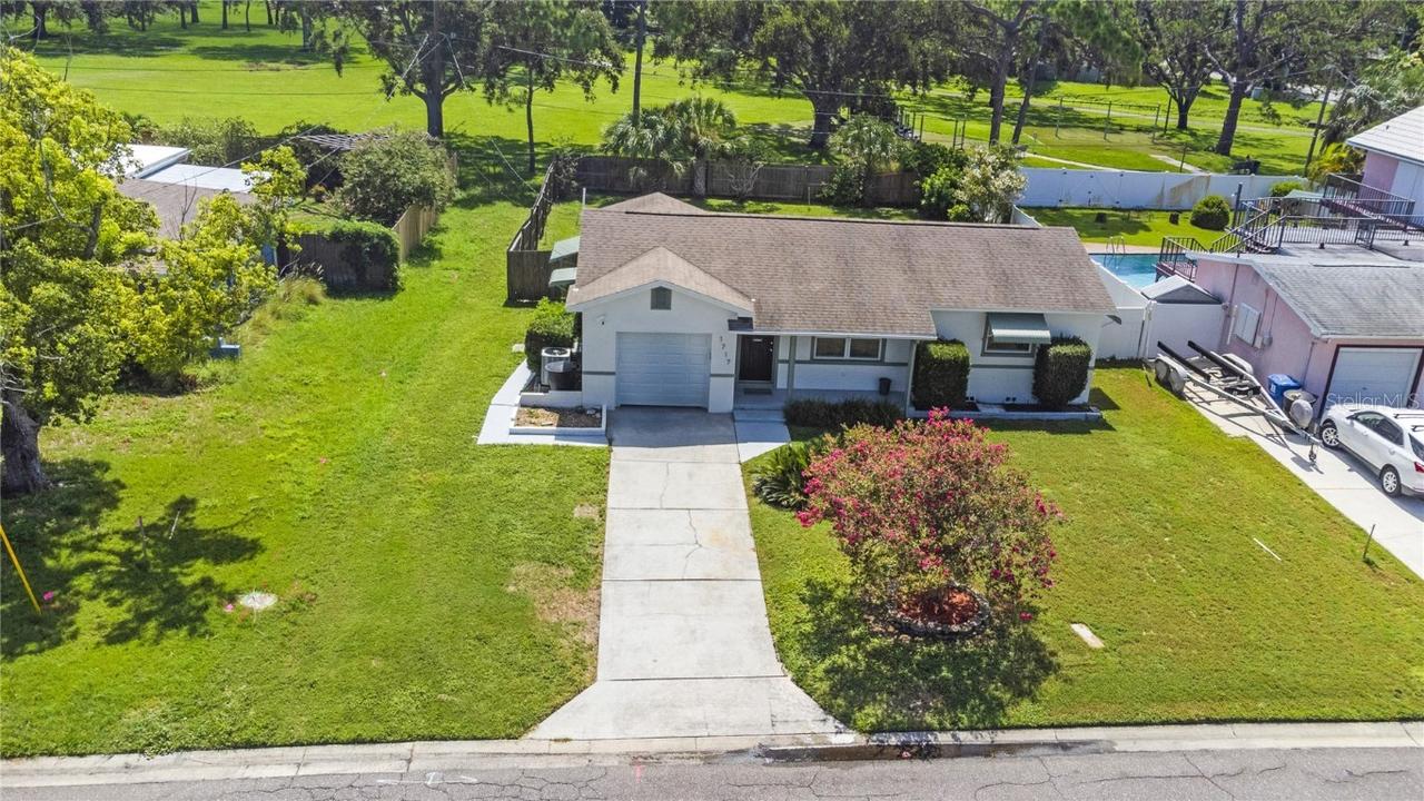 1717 Oxford St., St Petersburg, FL 33710