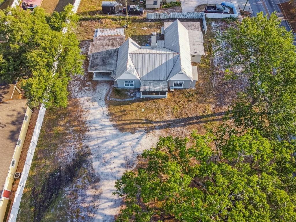 816 W Country Club Dr., Tampa, FL 33612