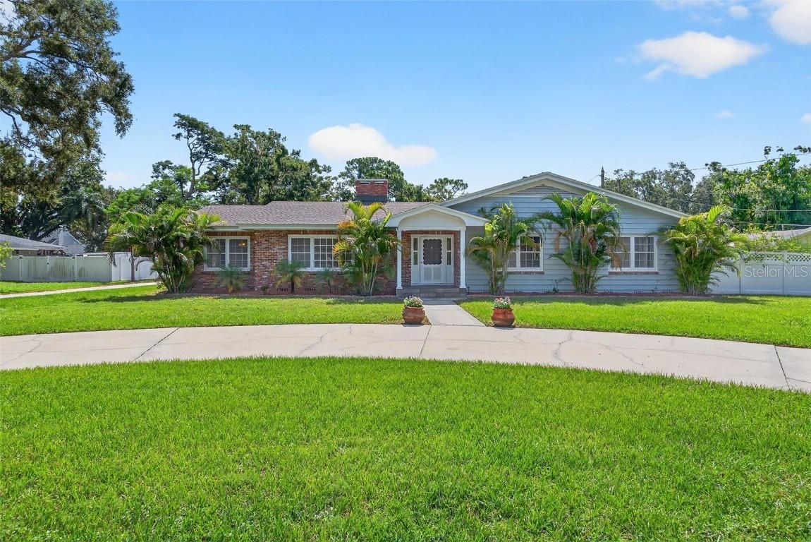 1647 Robin Hood Ln., Clearwater, FL 33764