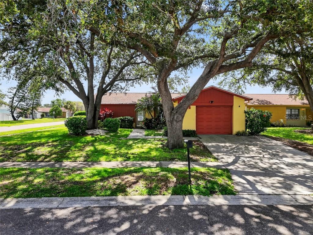 907 Old Field Dr., Brandon, FL 33511