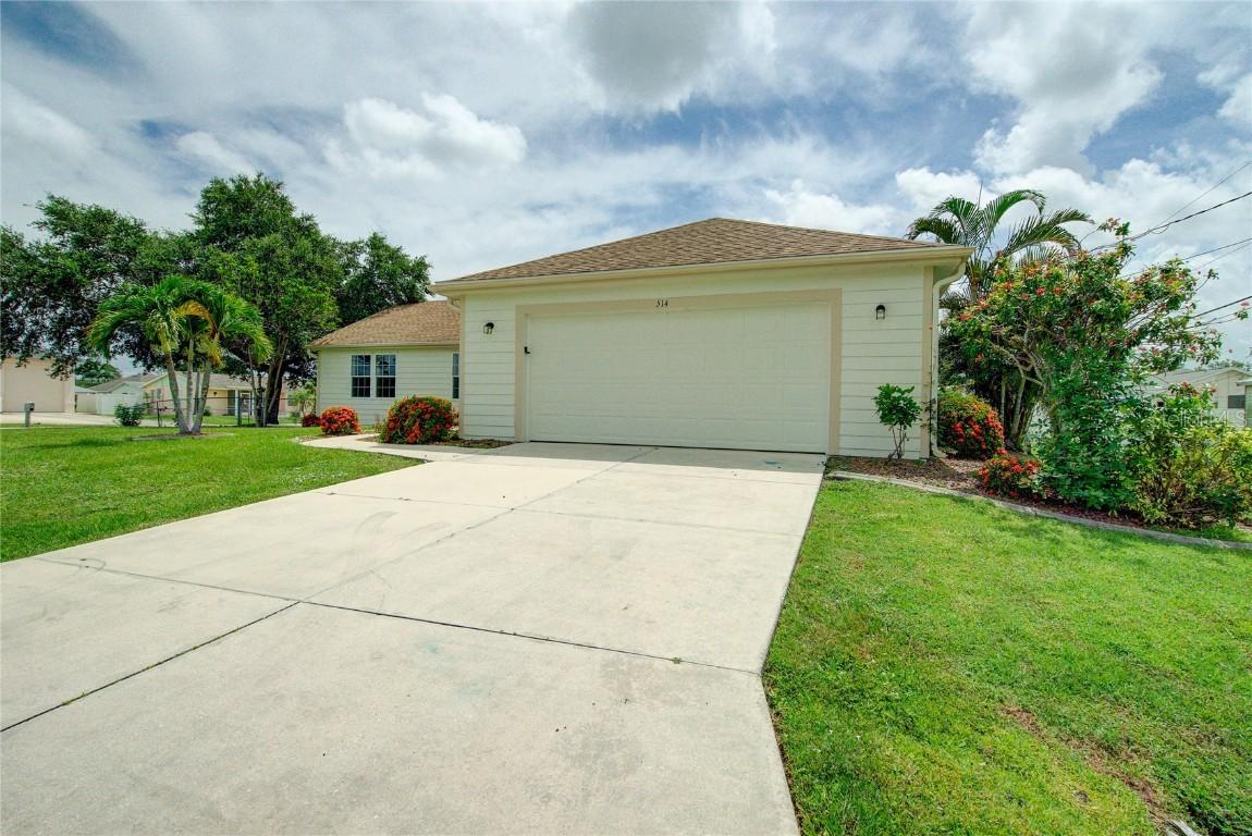 514 Moon St., Port Charlotte, FL 33954