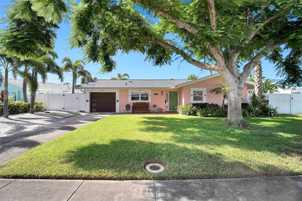 562 Lewis Blvd., St Petersburg, FL 33705
