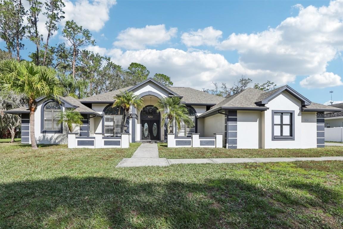 1010 Emerald Creek Dr., Valrico, FL 33596