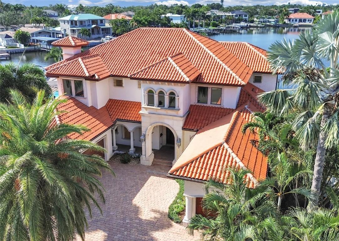 1097 Eden Isle Dr., St Petersburg, FL 33704